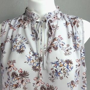St. Tropez West Blouse Womens L Ruffle Top Floral Multicolor Sleeveless Shirt